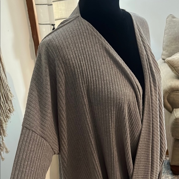 Gray wrap Women's Sweater - Picture 4 of 5